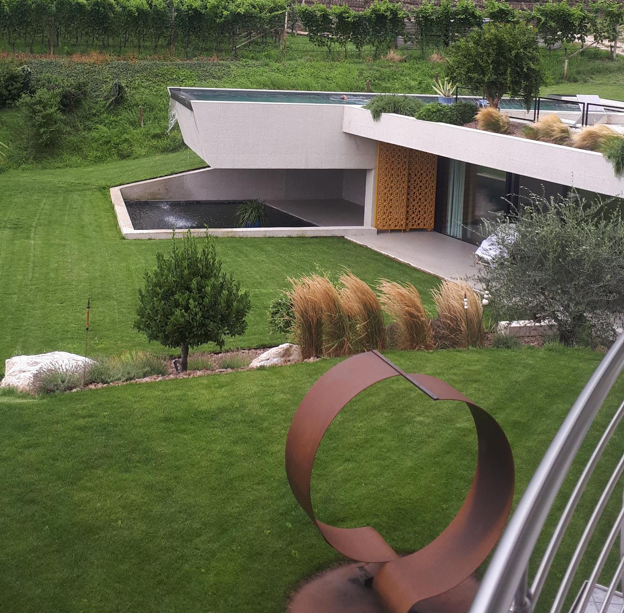 Millenniumshof Apartment Caldaro Bagian luar foto