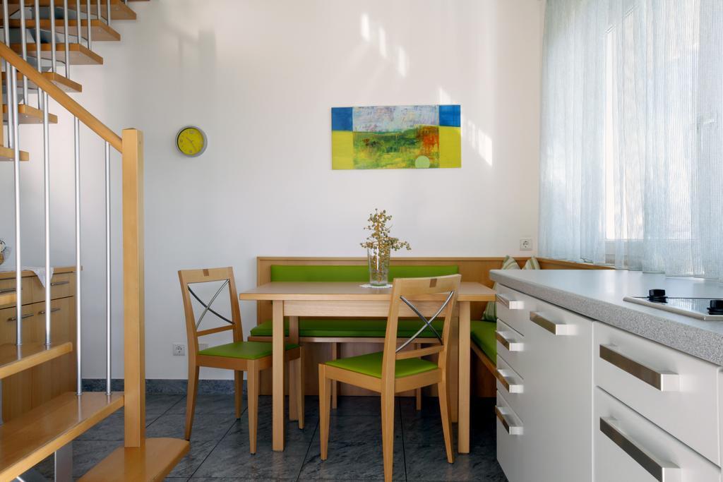 Millenniumshof Apartment Caldaro Bagian luar foto