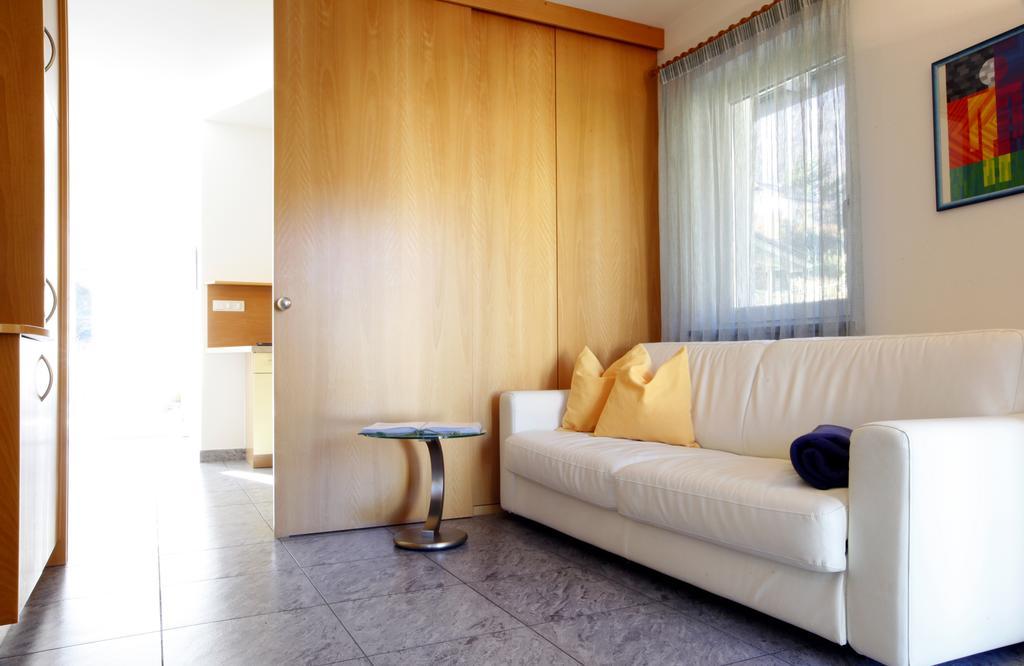 Millenniumshof Apartment Caldaro Bagian luar foto