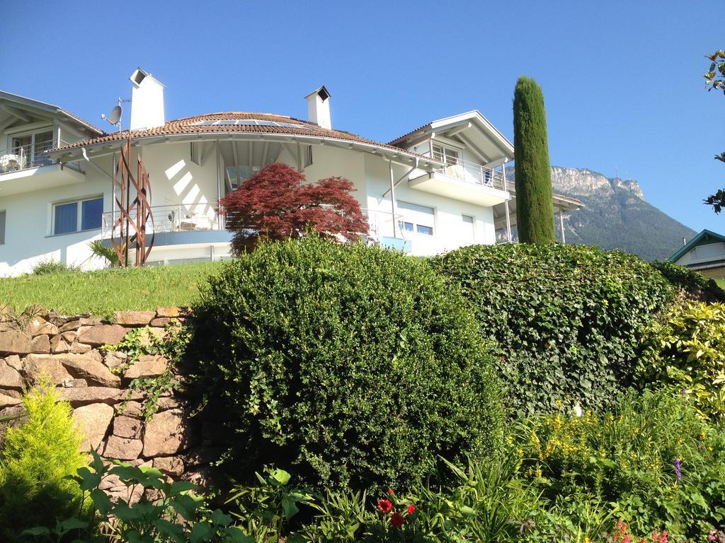 Millenniumshof Apartment Caldaro Bagian luar foto