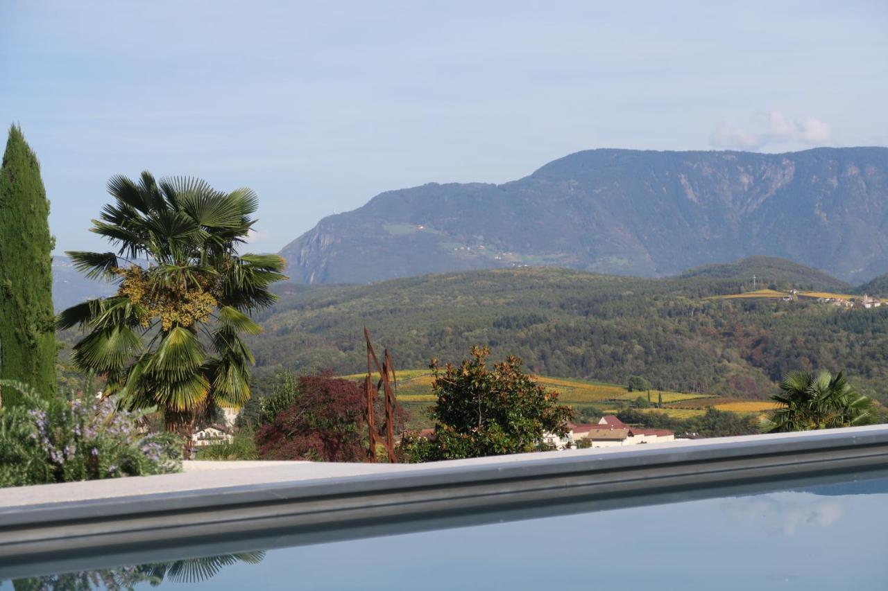 Millenniumshof Apartment Caldaro Bagian luar foto